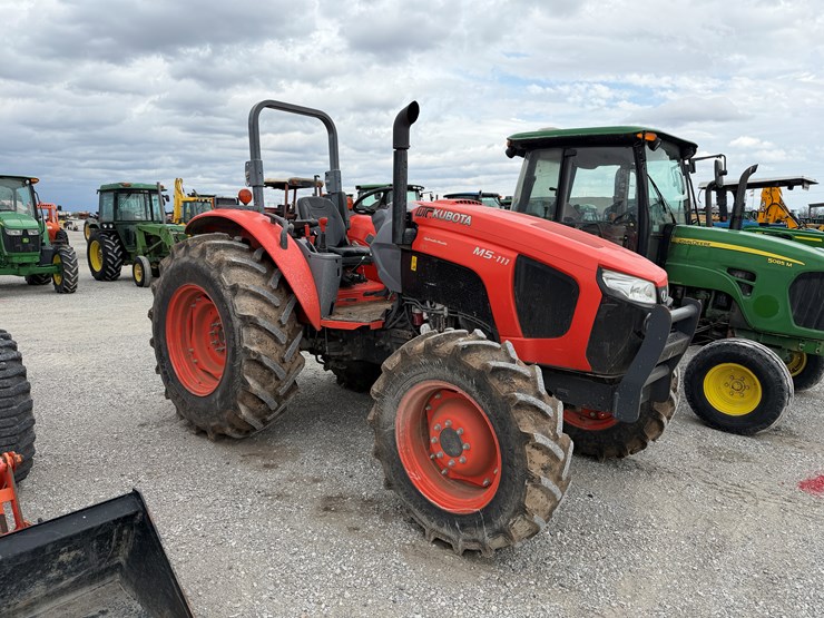 2018-kubota-m5-111-image-1