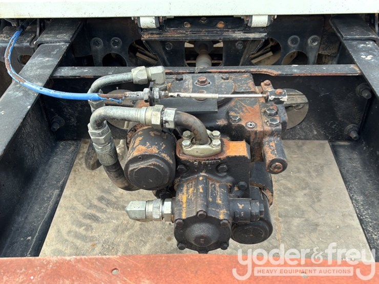 2007-international-7600-image-38