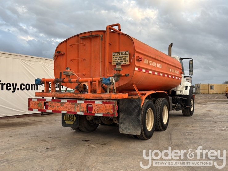 2007-international-7600-image-5