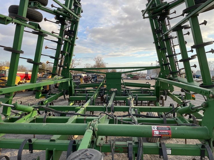 john-deere-2210-image-12