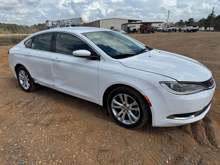 2015-chrysler-200-limited-4d-sedan---172,827-miles-image-2