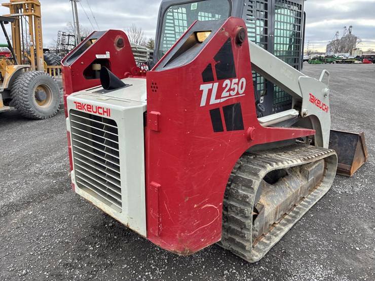 takeuchi-tl250-image-31