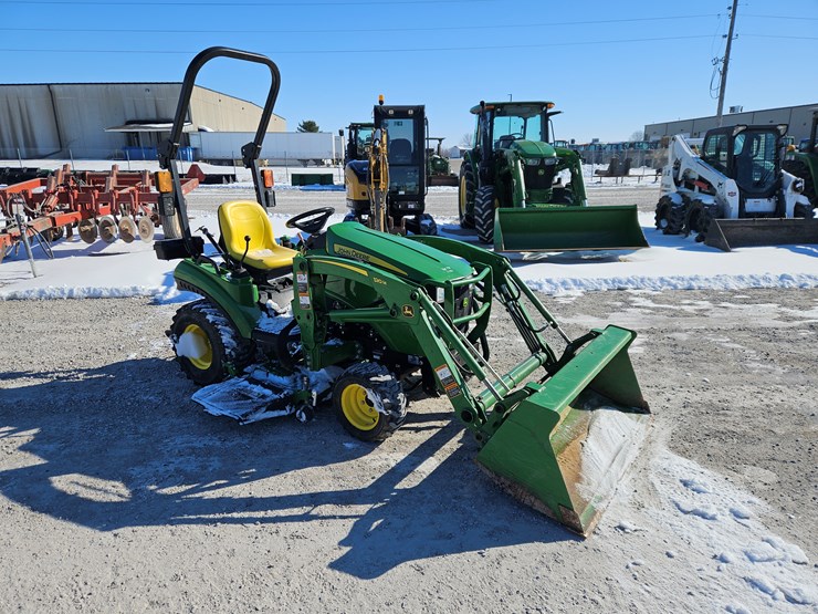 2018-john-deere-1023e-image-26