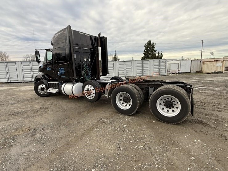 2017-international-prostar-image-3