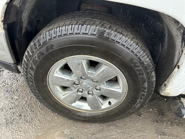 2011-gmc-sierra-1500-image-21