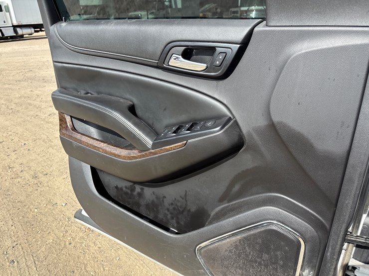 2018-chevrolet-tahoe-image-17