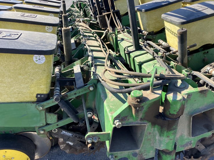 john-deere-7000-image-13