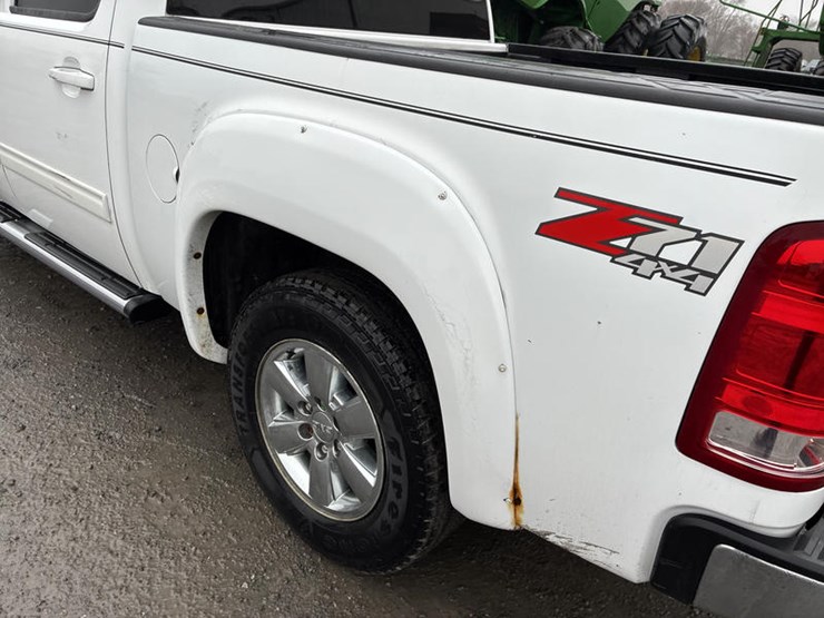 2011-gmc-sierra-1500-image-18