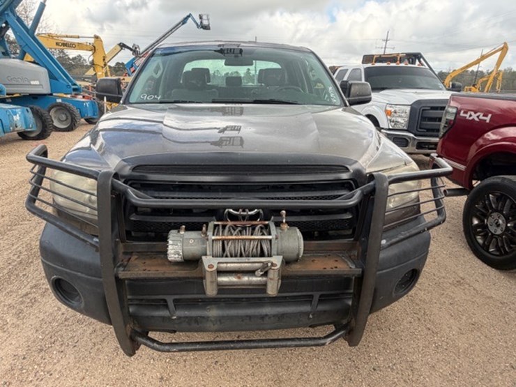 2010-toyota-tundra-image-14