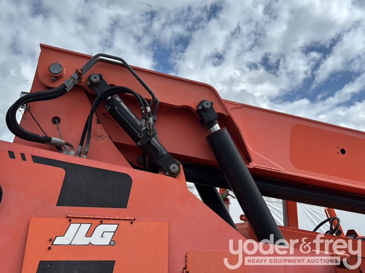 2016-sky-trak-6042-image-24