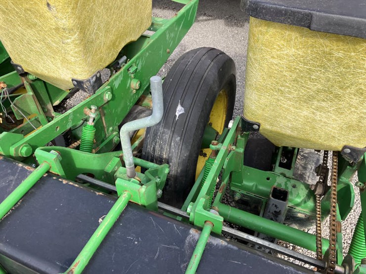 john-deere-7000-image-9