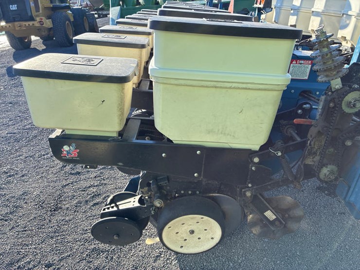 2009-kinze-3000-image-48