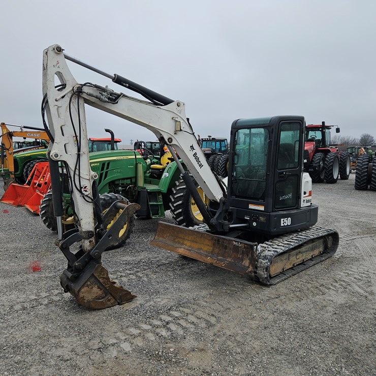 2013 BOBCAT E50
