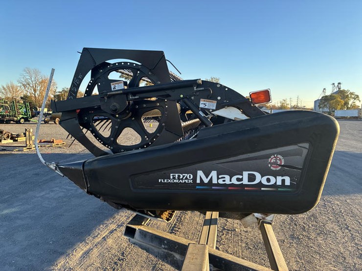 2010-mac-don-fd70-image-7