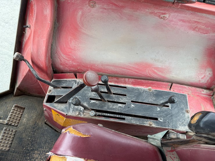 1977-white-2-155-image-18