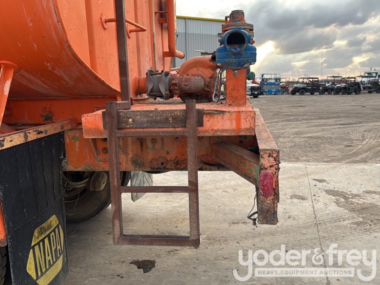 2007-international-7600-image-25