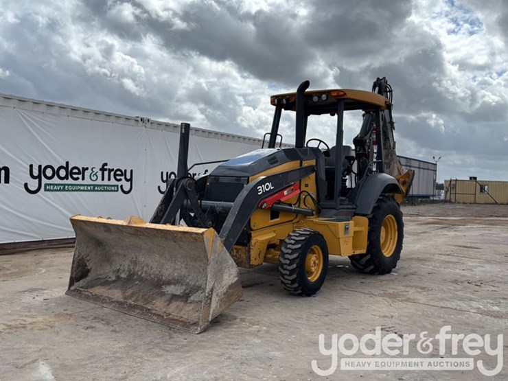 2020-deere-310l-image-1