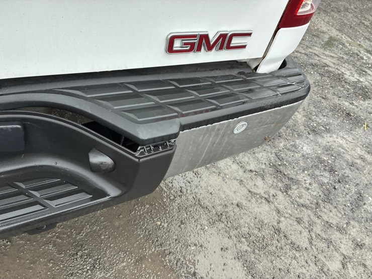 2011-gmc-sierra-1500-image-15