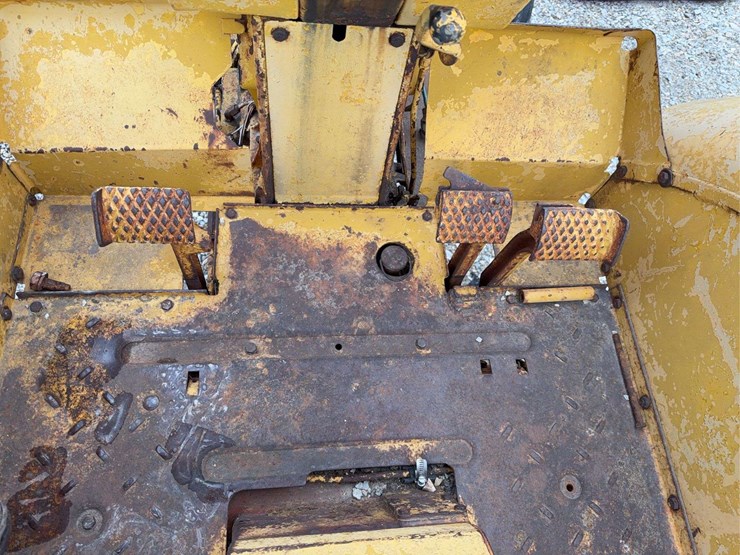 international-806-image-28