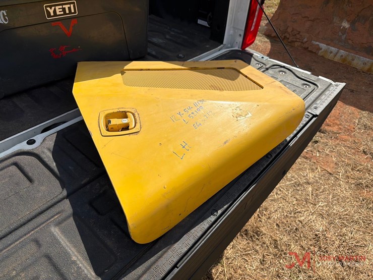 2010-komatsu-d51px-22-image-23