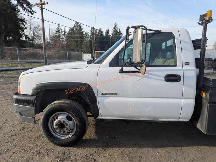 2003-chevrolet-3500-image-14