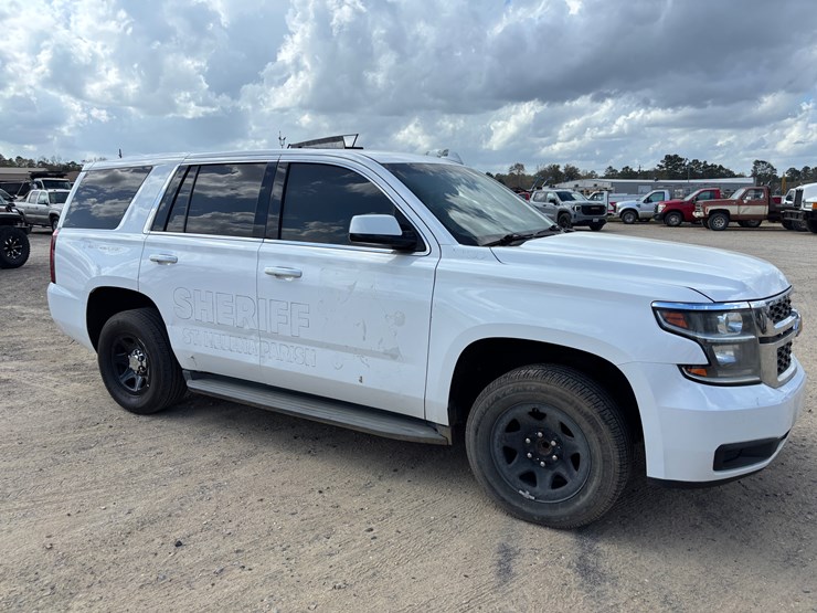 2018-chevrolet-tahoe-image-2