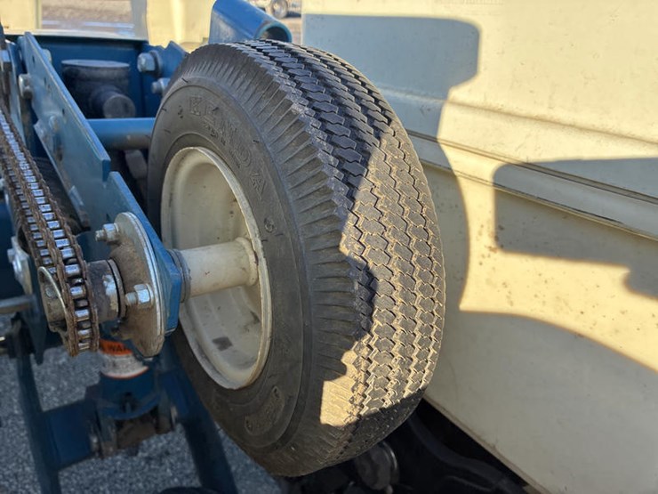 2009-kinze-3000-image-43