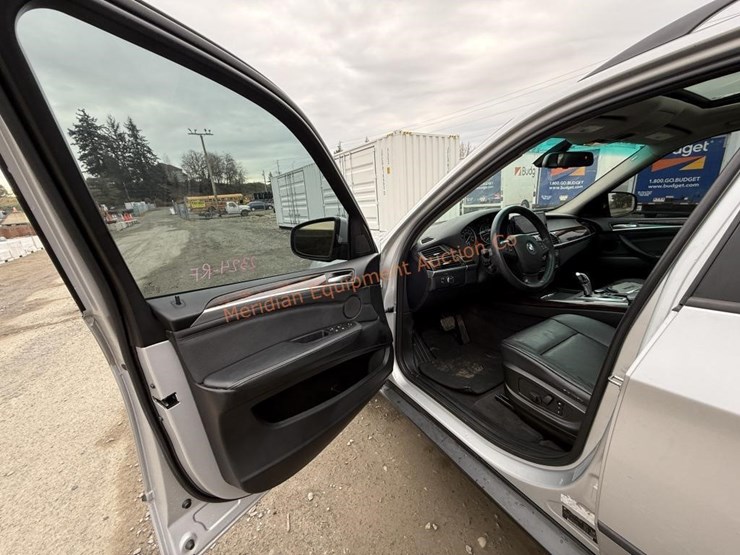 2010-bmw-x5-image-43