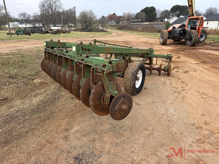 john-deere-24-image-2