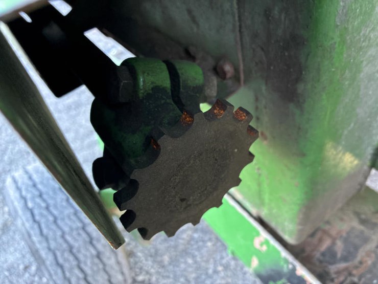 john-deere-843-image-12