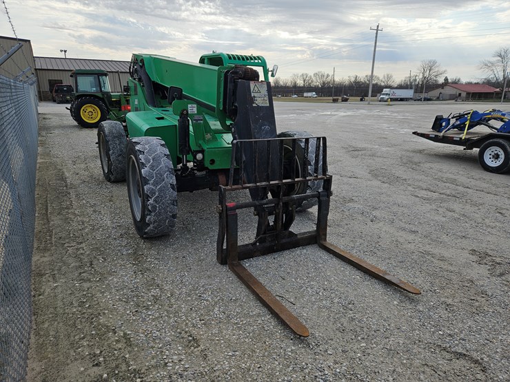 2016-jlg-8042-image-21