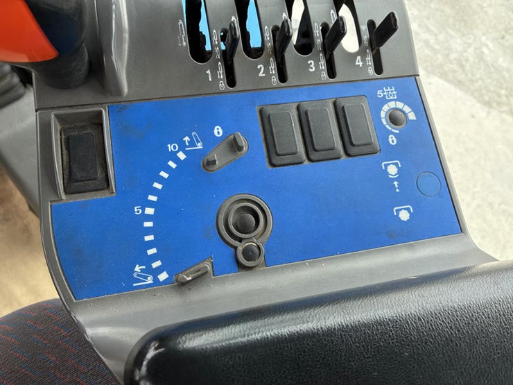 2002-new-holland-tj275-image-66