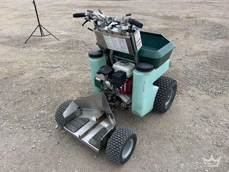 2021-permagreen-ride-on-speader-sprayer-image-3