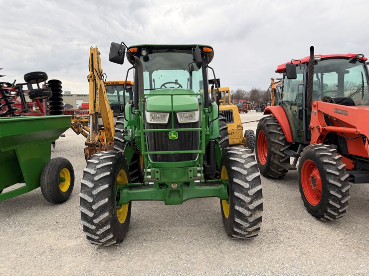 2014-john-deere-6115d-image-2