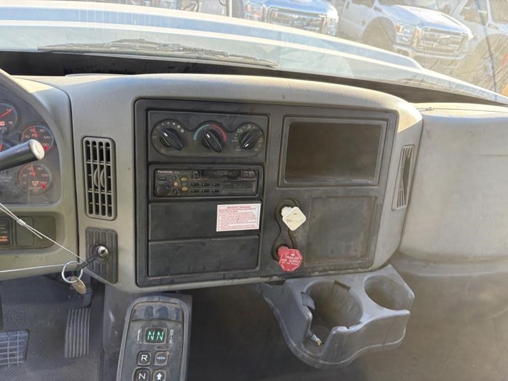 2008-international-workstar-7300-image-16