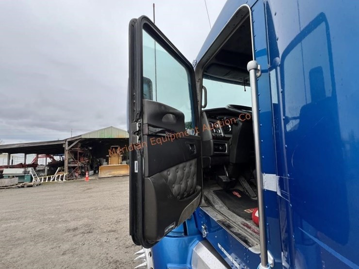 2012-kenworth-t600-image-32