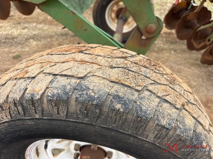 john-deere-24-image-13