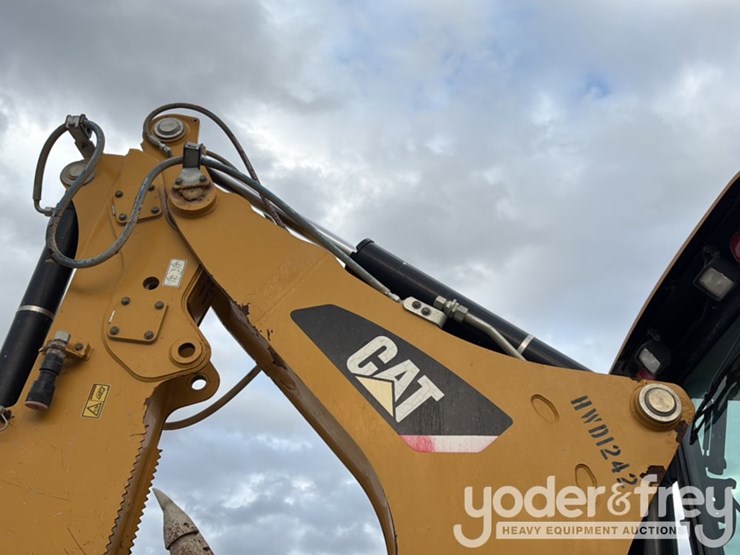 2016-caterpillar-420f2-it-image-32