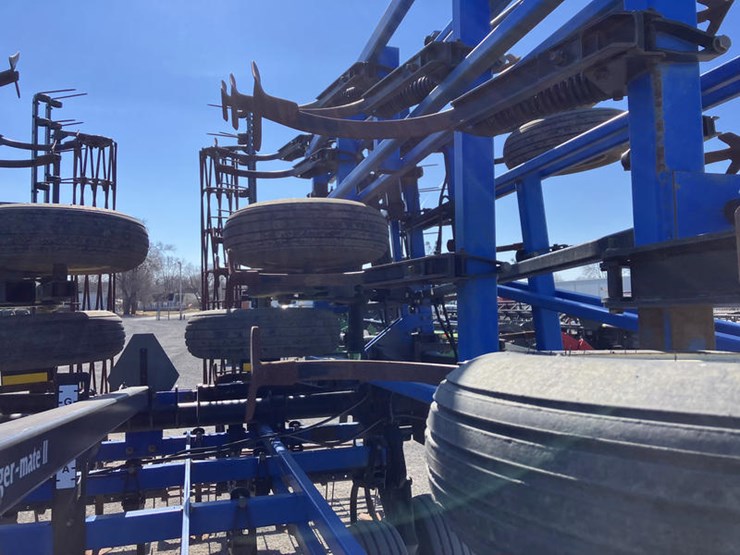 new-holland-st250-image-13