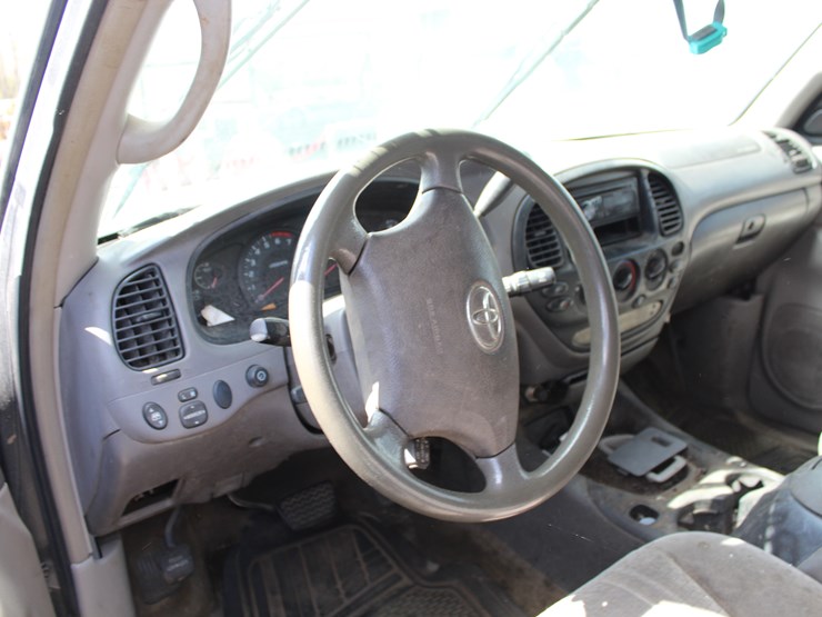 2005-toyota-tundra-image-8