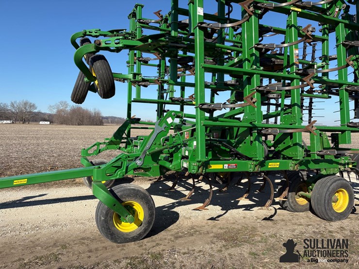 2013-john-deere-2210-image-17