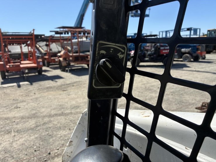 2018-bobcat-s570-image-15
