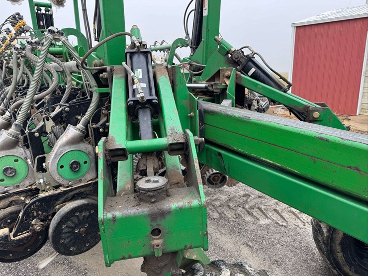 great-plains-yp1625-32tr-image-31