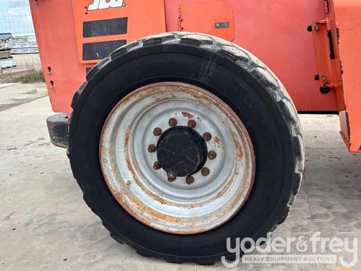 2016-sky-trak-6042-image-16