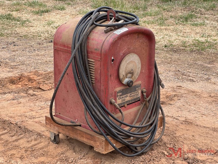 lincoln-idealarc-250-electric-welder-image-1
