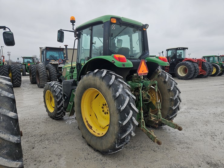 2016-john-deere-6120m-image-10
