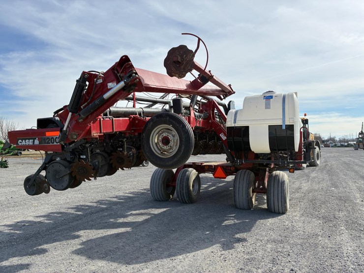 case-ih-1200-image-16