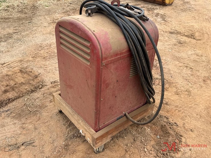 lincoln-idealarc-250-electric-welder-image-2