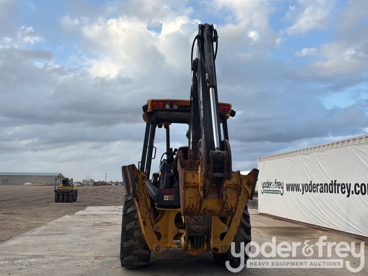 2019-deere-310l-image-4