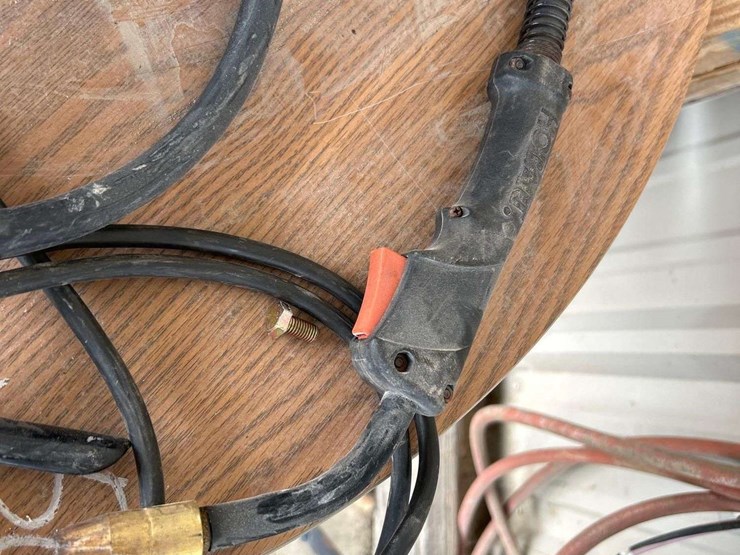 2018-holbart-210-mvp-mig-welder-image-8